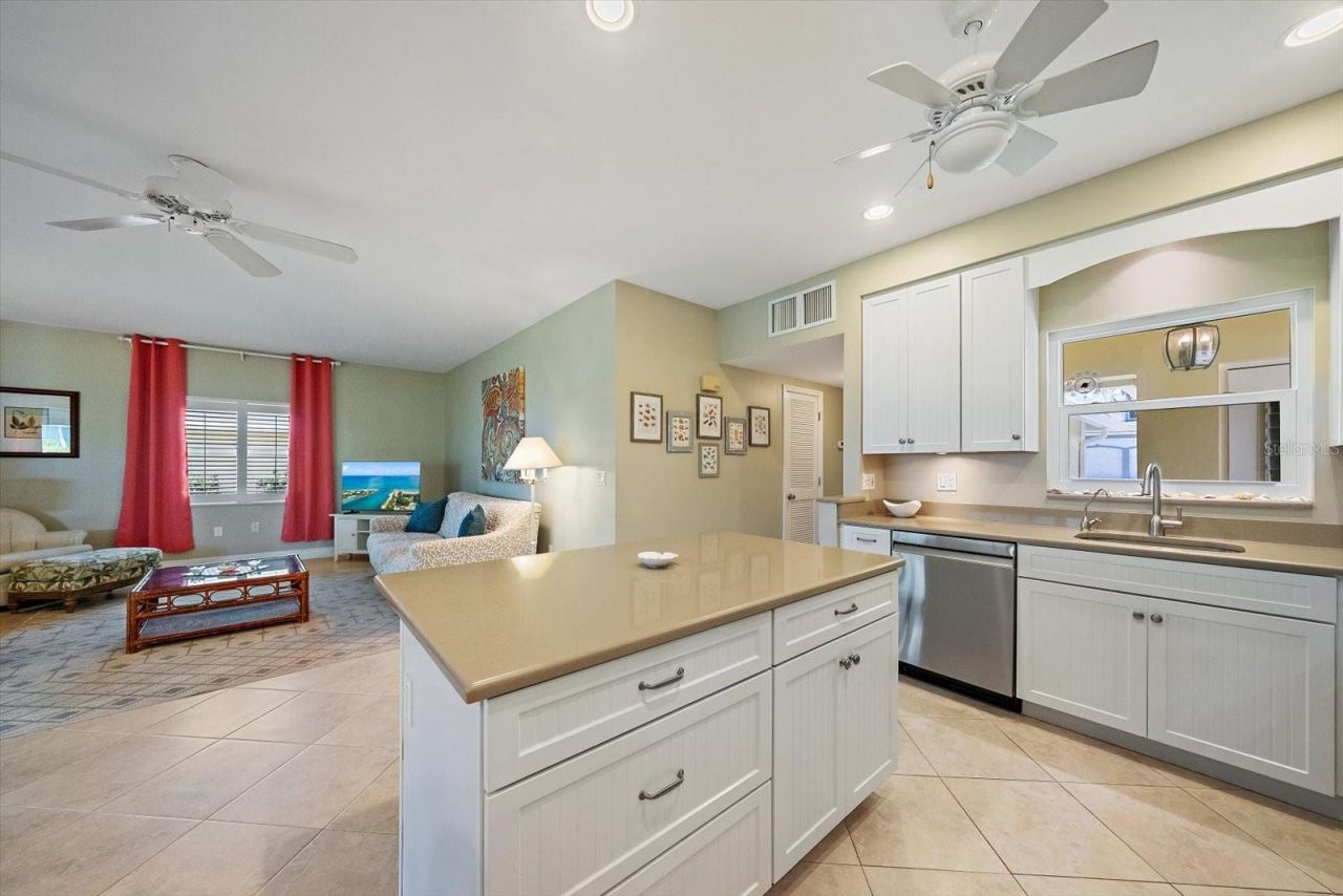 5869 Tidewood Avenue, Unit 7, Sarasota, FL 34231 Photo