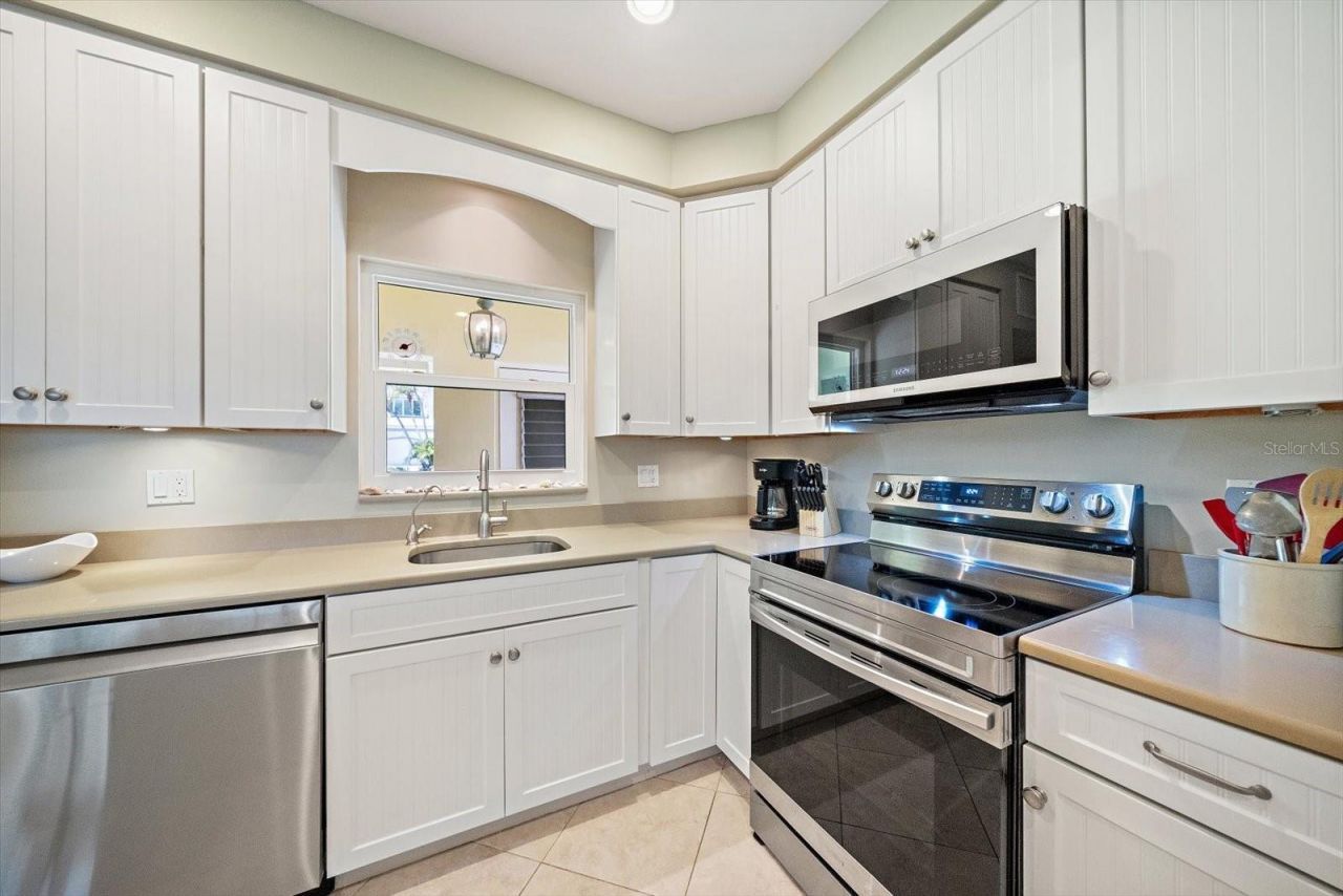 5869 Tidewood Avenue, Unit 7, Sarasota, FL 34231 Photo