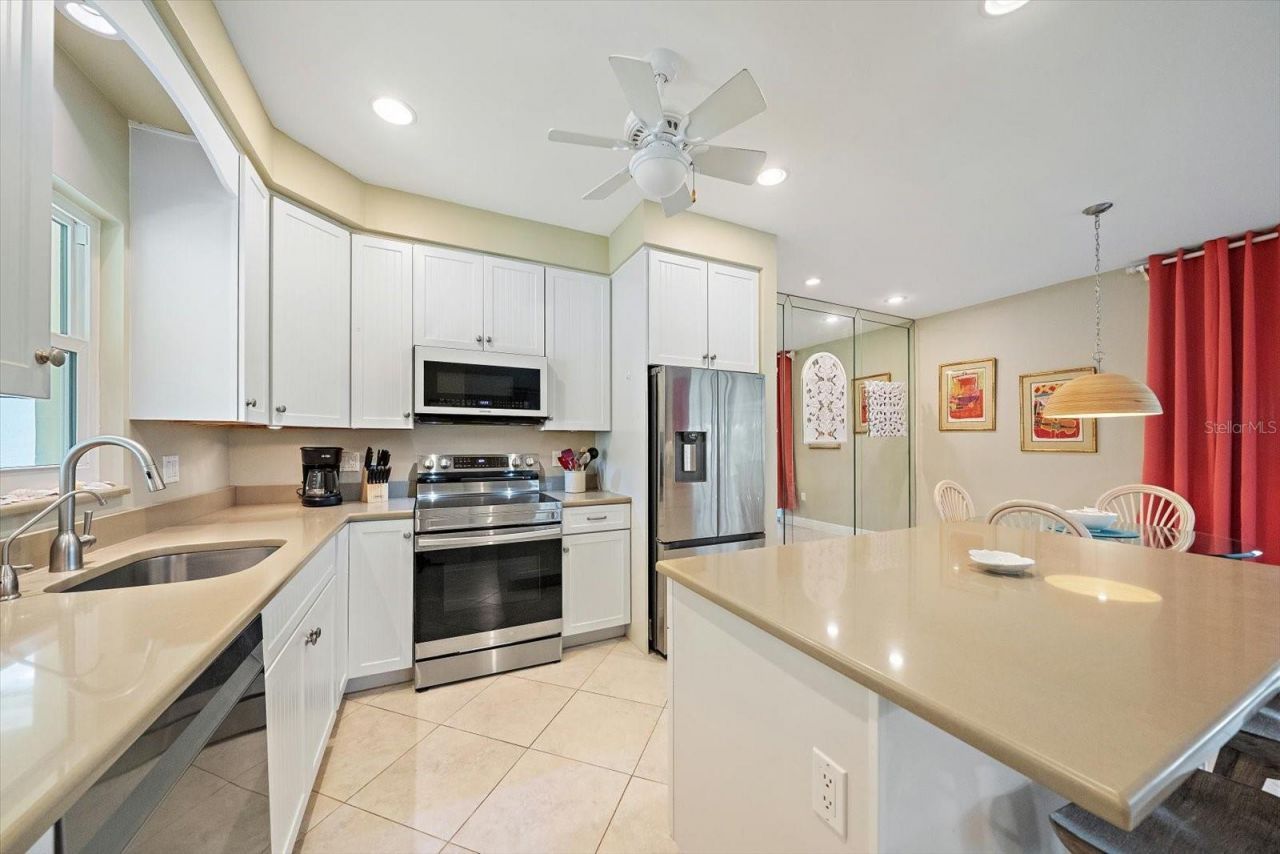5869 Tidewood Avenue, Unit 7, Sarasota, FL 34231 Photo