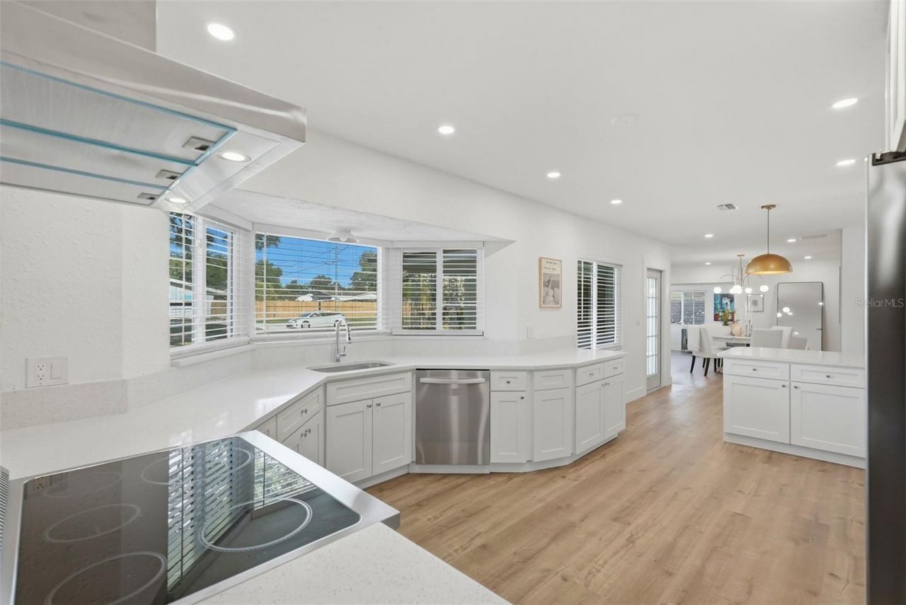 6801 Pinellas Point Drive S, Saint Petersburg, FL 33712 Photo