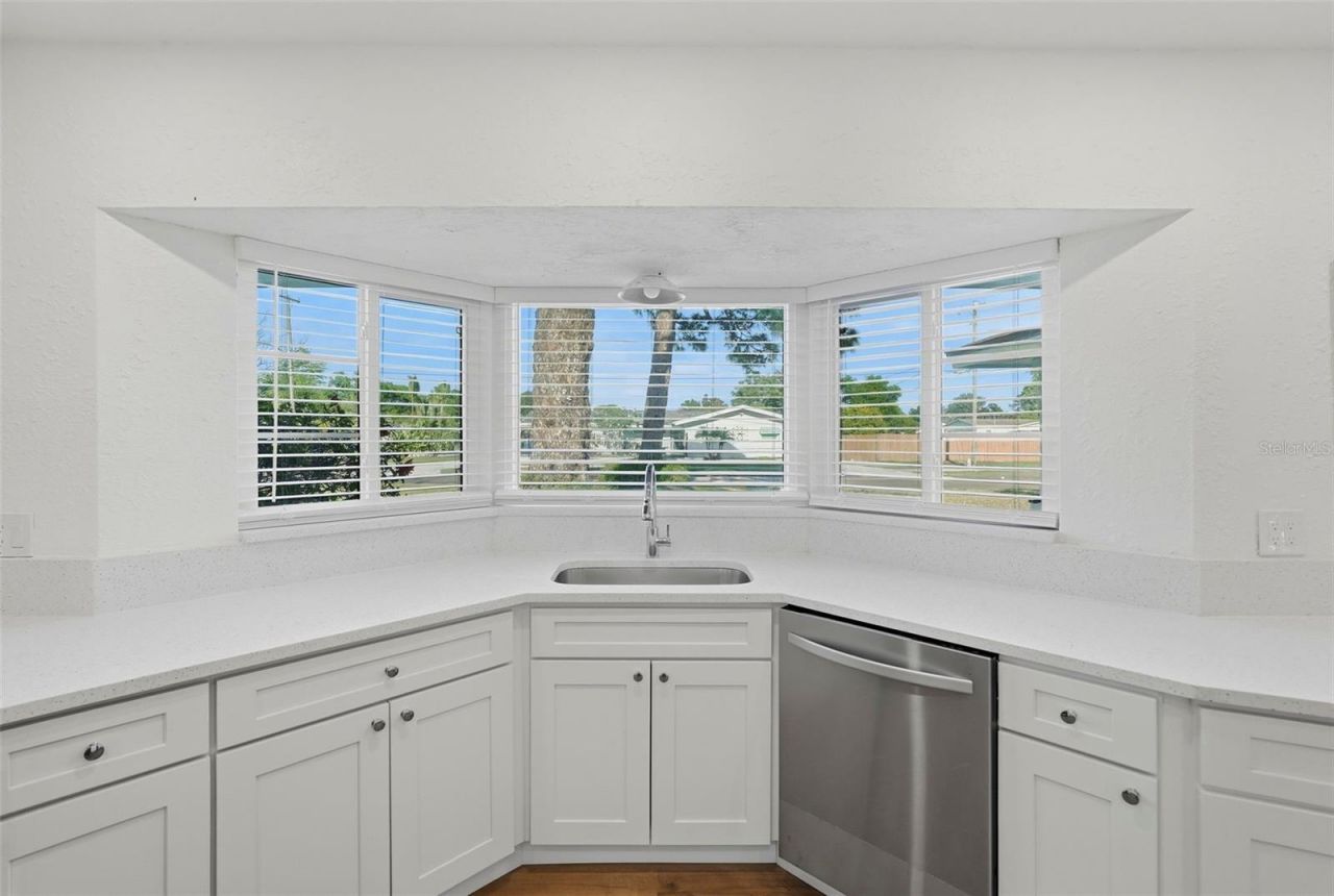 6801 Pinellas Point Drive S, Saint Petersburg, FL 33712 Photo