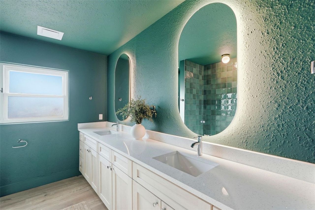 6801 Pinellas Point Drive S, Saint Petersburg, FL 33712 Photo