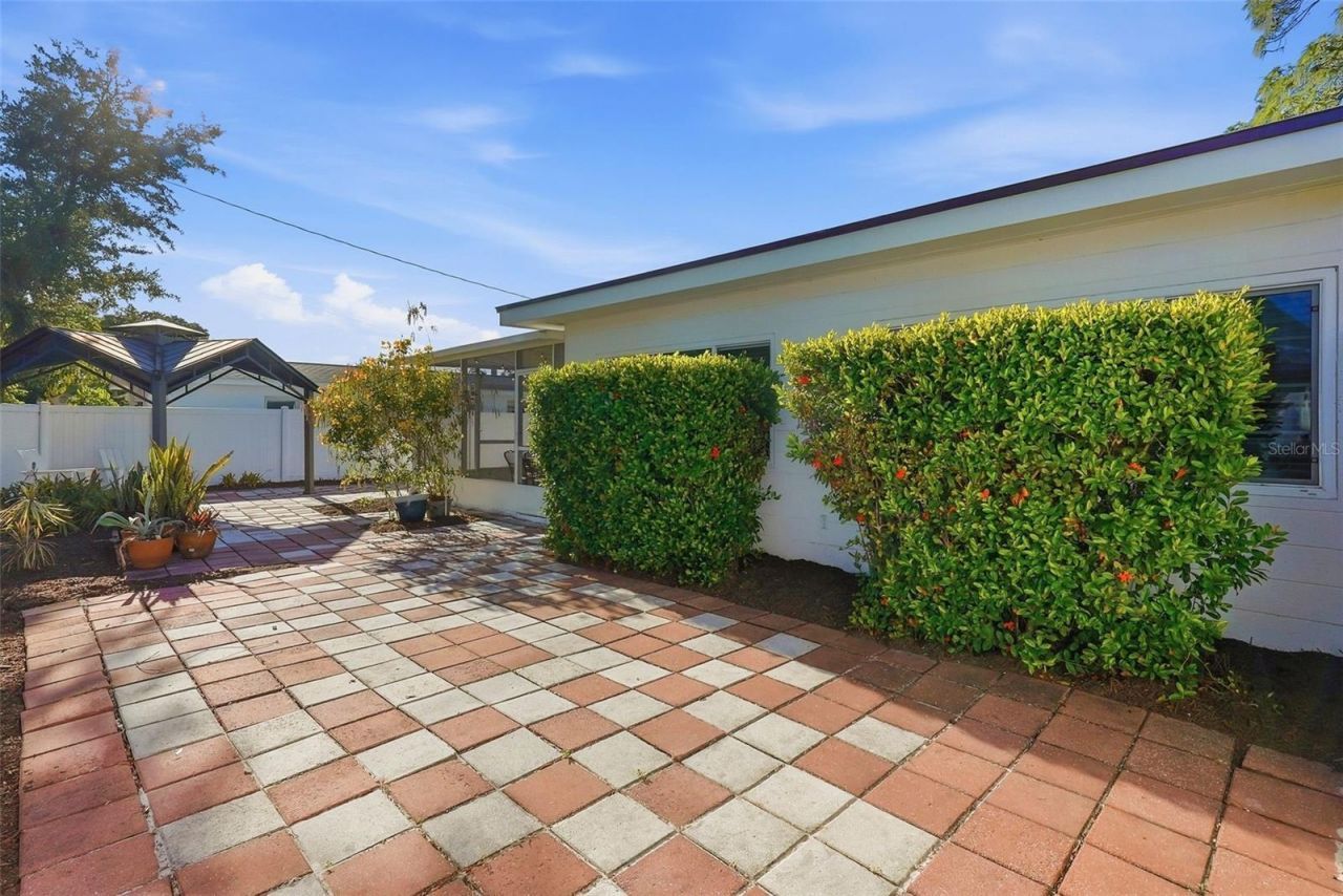 6801 Pinellas Point Drive S, Saint Petersburg, FL 33712 Photo