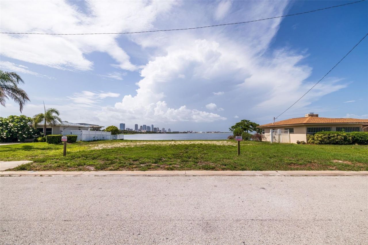 353 22nd Avenue Se, Saint Petersburg, FL 33705 Photo