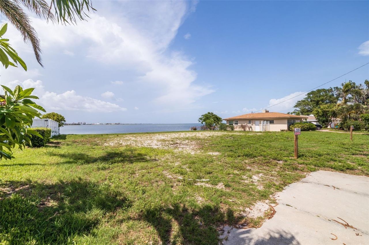 353 22nd Avenue Se, Saint Petersburg, FL 33705 Photo