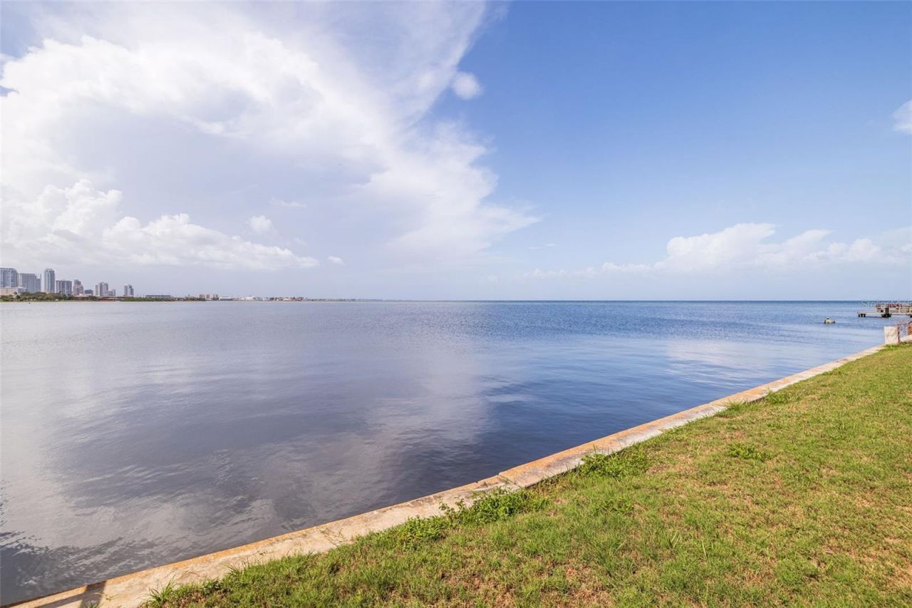 353 22nd Avenue Se, Saint Petersburg, FL 33705 Photo