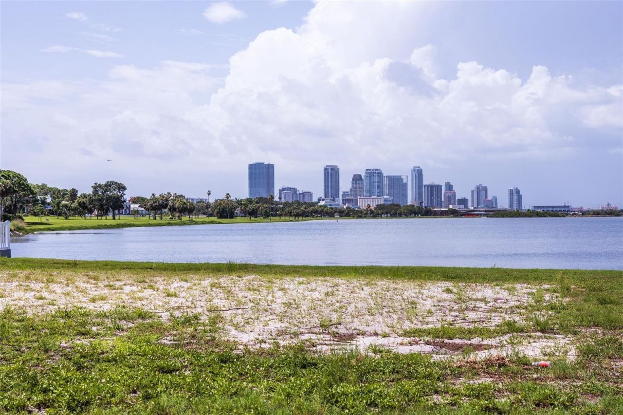 353 22nd Avenue Se, Saint Petersburg, FL 33705 Photo