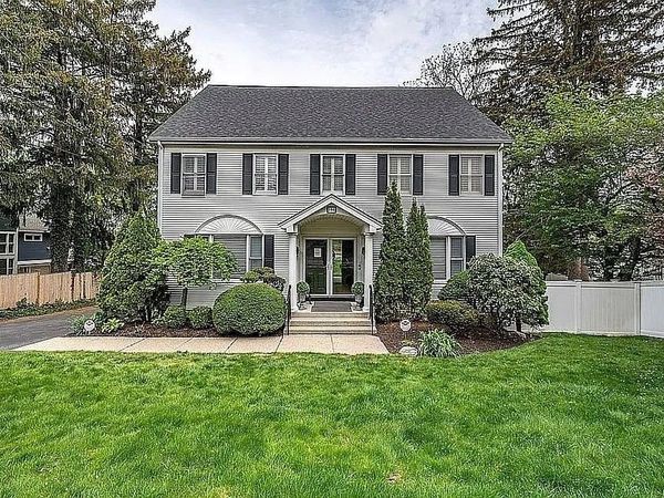 396 Dedham St, Newton, MA 02459