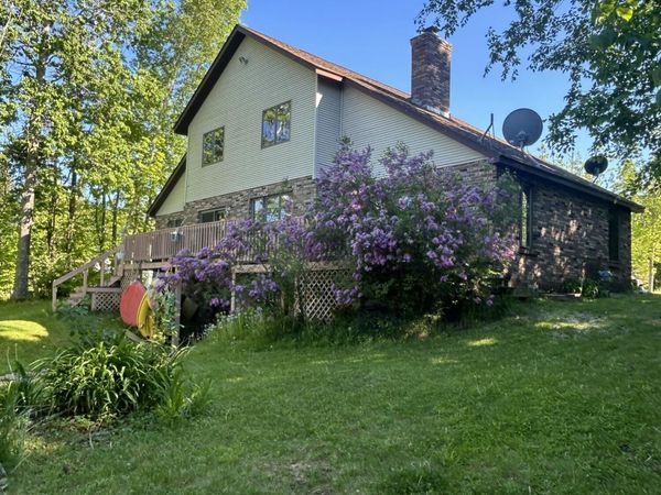5180 Hiawatha Drive, Cheboygan, MI 49721