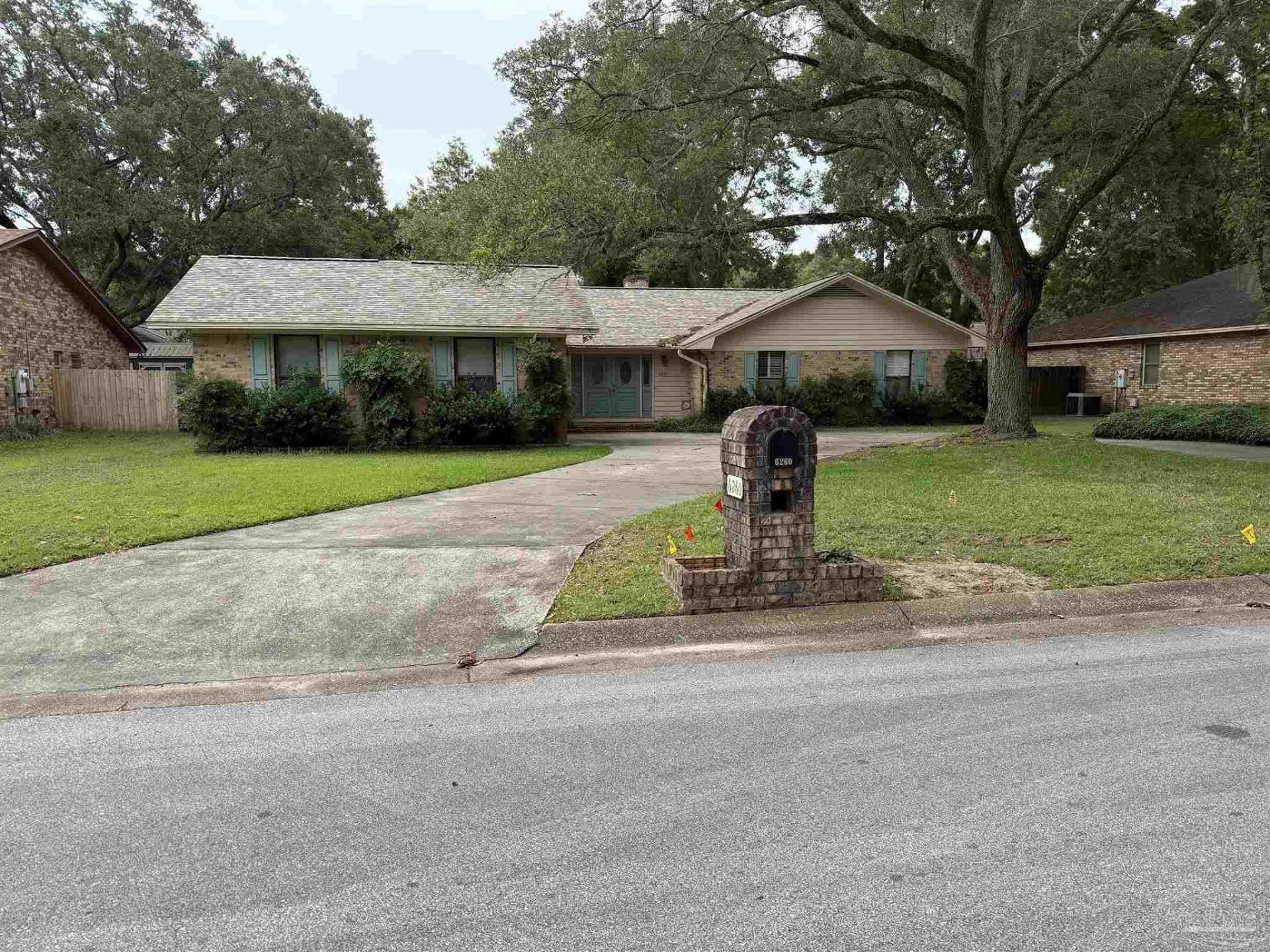 6260 Windwood Dr, Pensacola, FL 32504 Main Photo