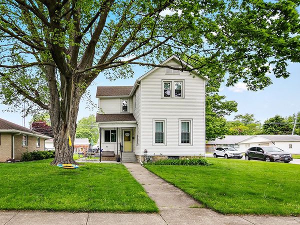 1205 S 7th Avenue, Kankakee, IL 60901
