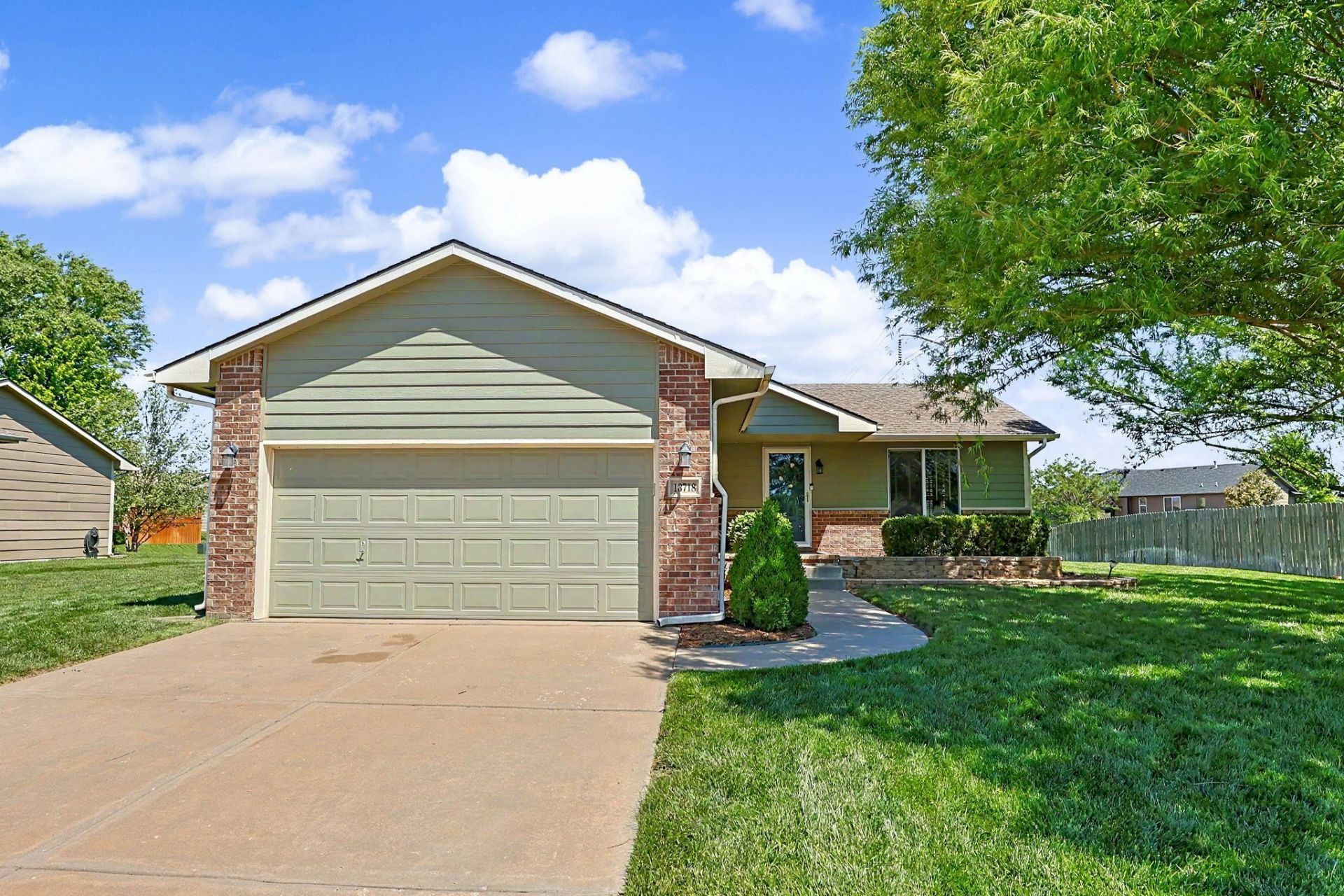 13718 W Autumn Ridge St, Wichita, KS 67235 Main Photo