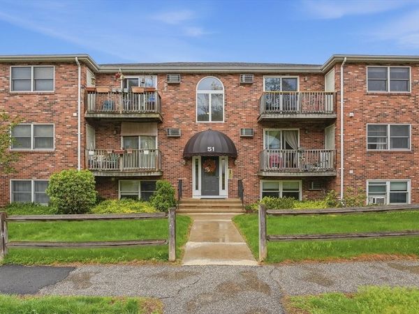 51 Alvarado Ave, Unit 204, Worcester, MA 01604