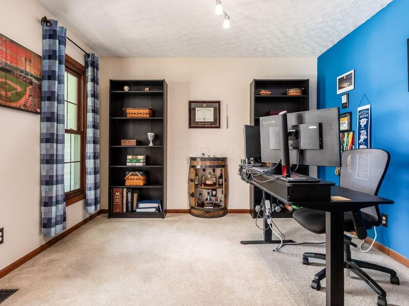 3930 Saddlehorn Drive, Columbus, OH 43221 Photo 13