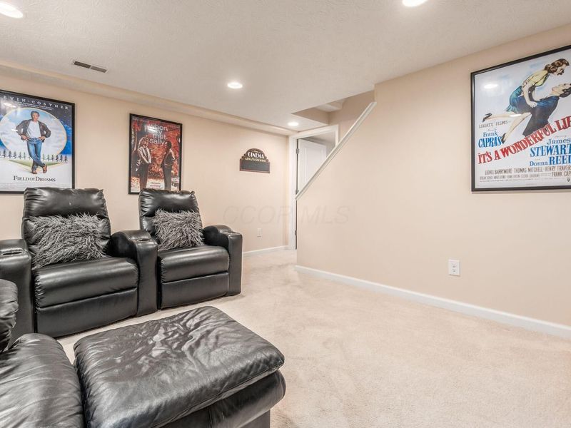 3930 Saddlehorn Drive, Columbus, OH 43221 Photo 27
