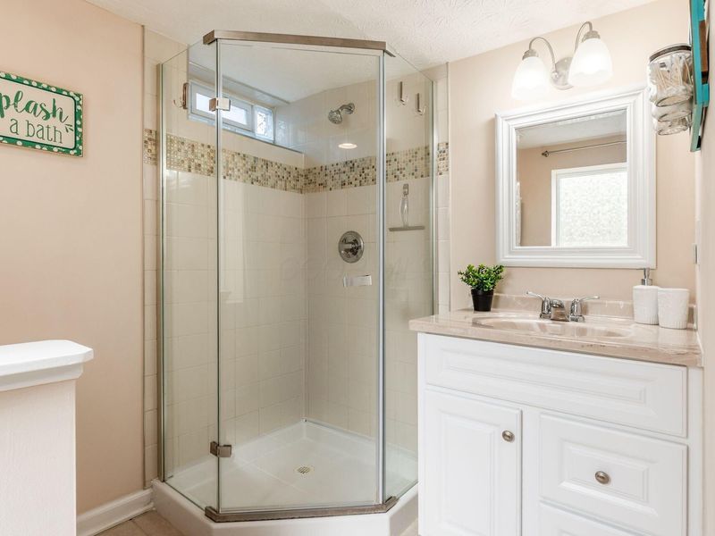 3930 Saddlehorn Drive, Columbus, OH 43221 Photo 33