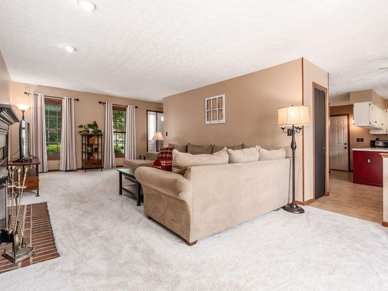 3930 Saddlehorn Drive, Columbus, OH 43221 Photo 5