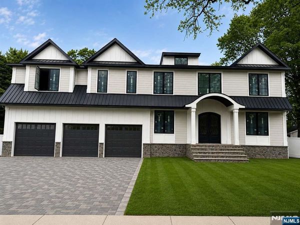 208 Wilsey Court, PARAMUS, NJ 07652