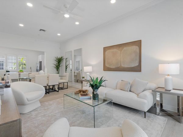 504 SE 7th Street, Unit 202, Fort Lauderdale, FL 33301