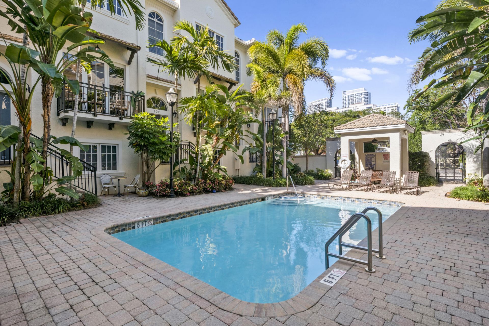 504 SE 7th Street, Unit 202, Fort Lauderdale, FL 33301 Photo