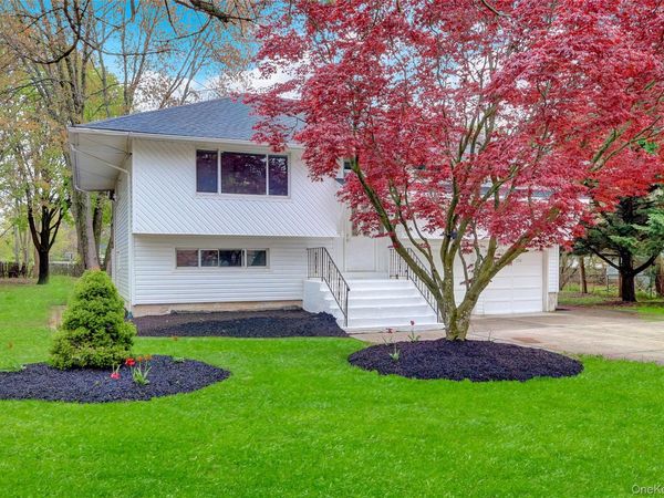 256 Vanderbilt Avenue , Brentwood, NY 11717