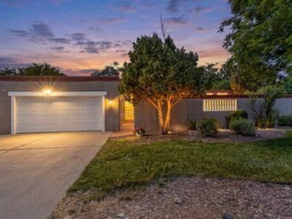 8213 Harwood Avenue NE, Albuquerque, NM 87110