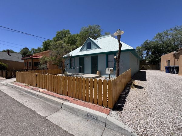 613 Keleher Avenue NW, Albuquerque, NM 87102