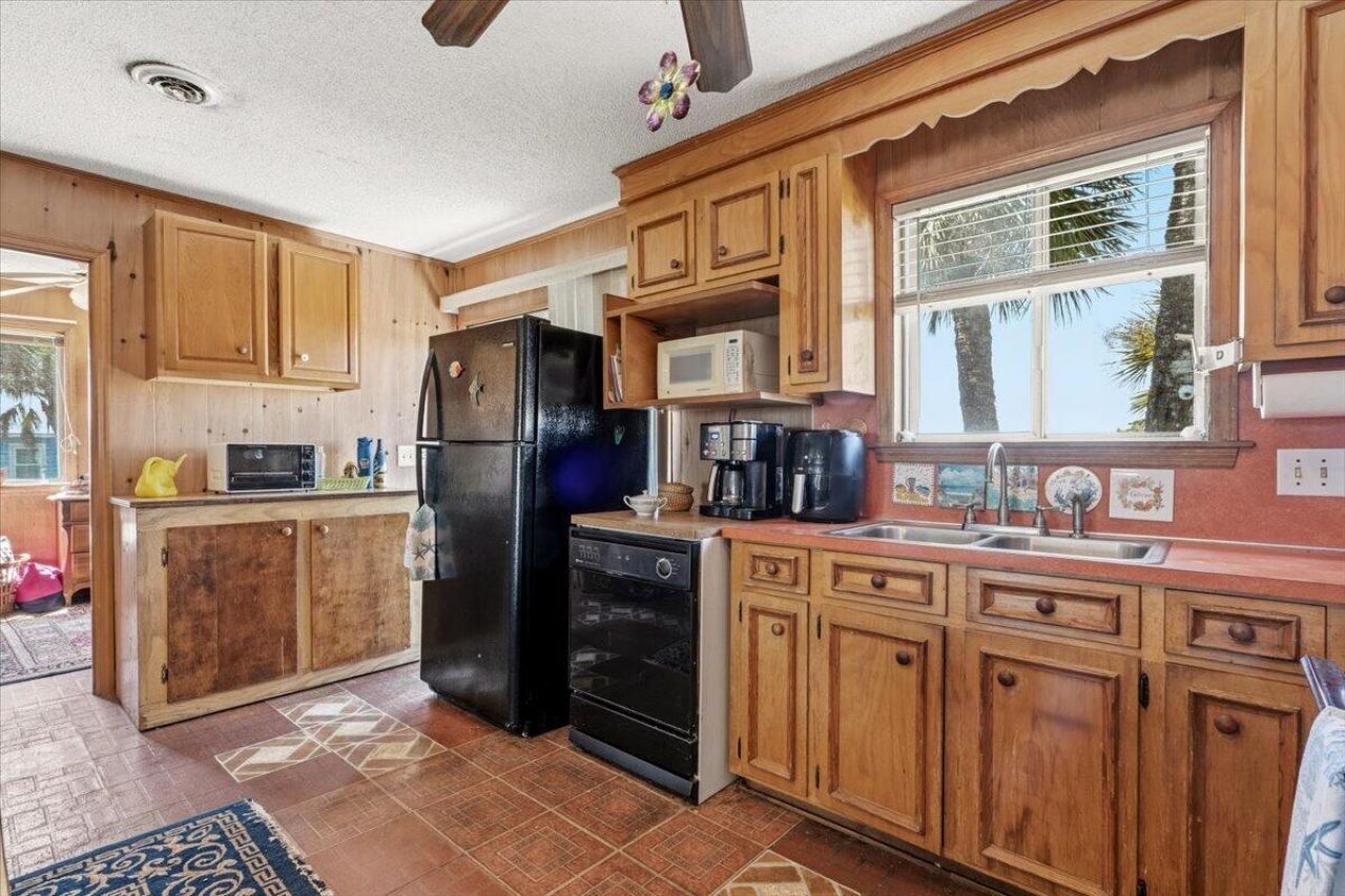 1726 E Ashley Avenue Photo 24