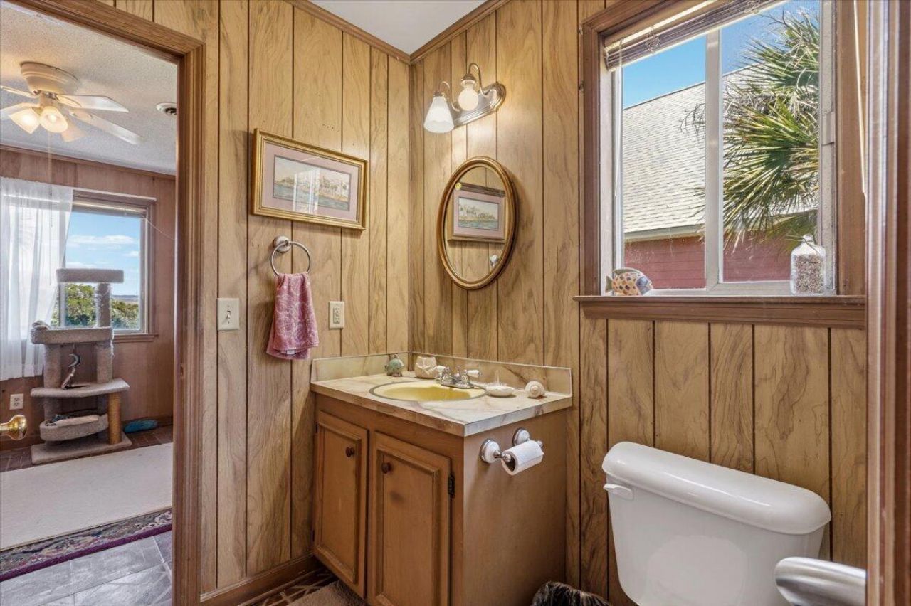 1726 E Ashley Avenue Photo 27
