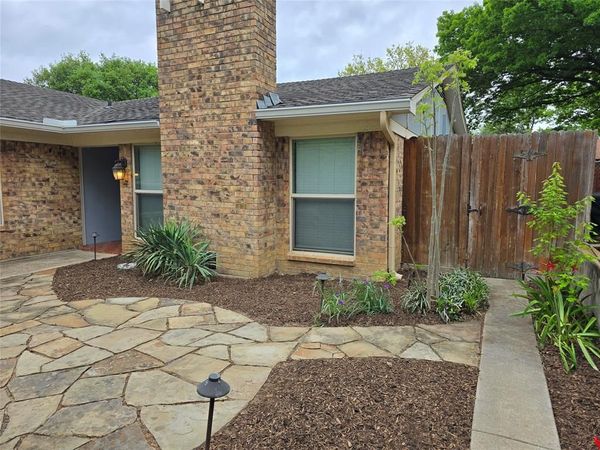 2822 Oak Forest Drive , Grapevine, TX 76051