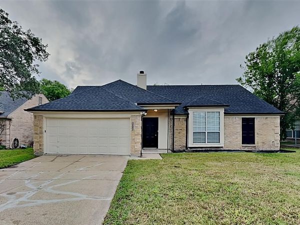 8018 Blackfin Drive, Rowlett, TX 75089