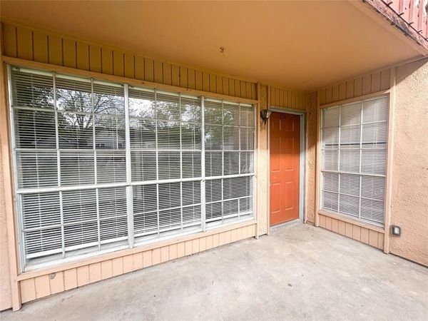 800 N Clay Street , Unit E14, Ennis, TX 75119