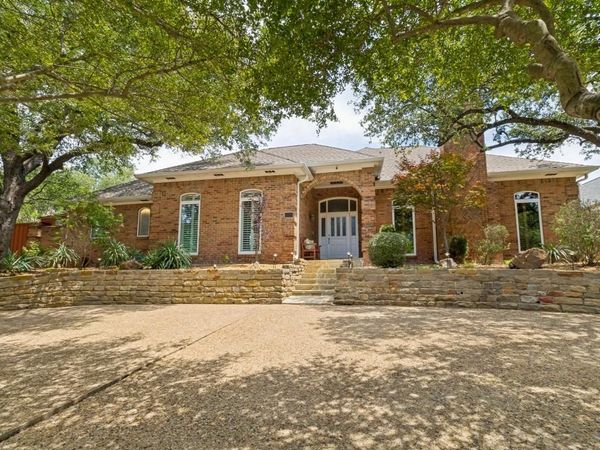 9502 Moss Haven Drive, Dallas, TX 75231