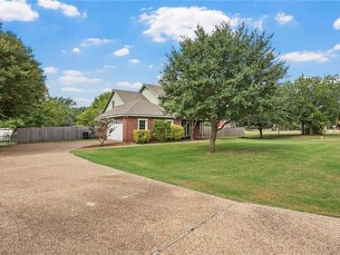 1694 Mclennan Crossing Road, Woodway, TX 76712