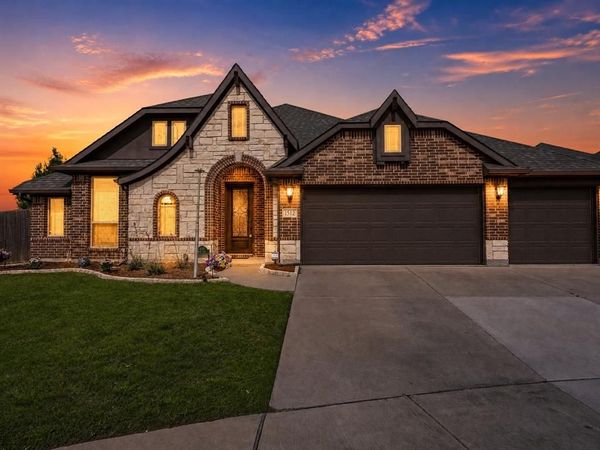 1512 Starr Court , Aubrey, TX 76227
