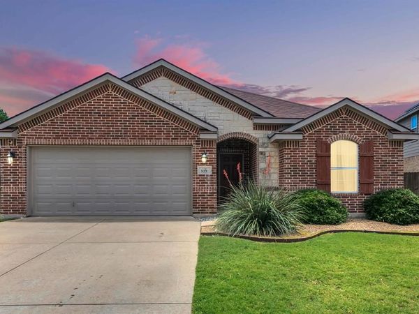 529 Beechgrove Terrace , Fort Worth, TX 76140
