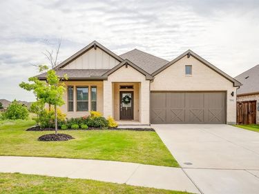 5709 Freeport Lane, Fort Worth, TX 76126