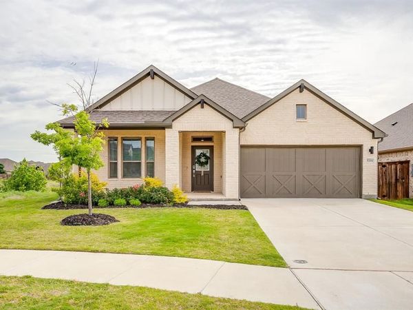 5709 Freeport Lane, Fort Worth, TX 76126