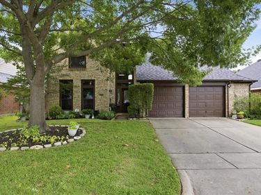 6801 Briarwood Drive, Fort Worth, TX 76132