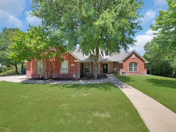 402 Valley View Court, Aledo, TX 76008
