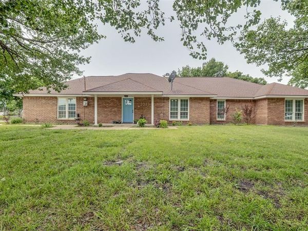 3323 Dasher Street , Lancaster, TX 75146