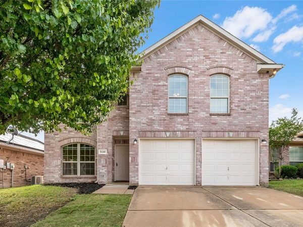 5140 Mirror Lake Drive , Haltom City, TX 76117