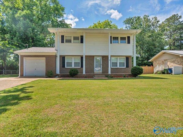 11414 Hillwood Drive SE, Huntsville, AL 35803
