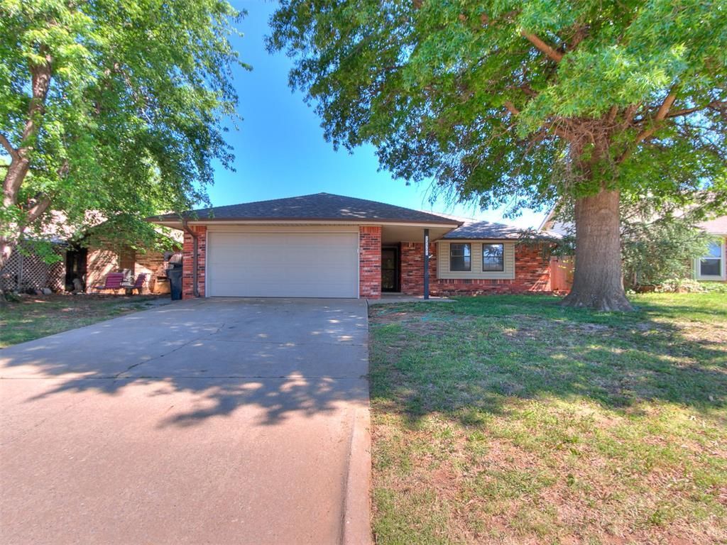 12501 SW 4th Street, Yukon, OK 73099 Main Photo