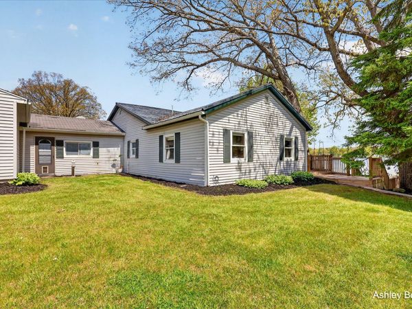 3880 Bell Lake Drive NE, Ada, MI 49301