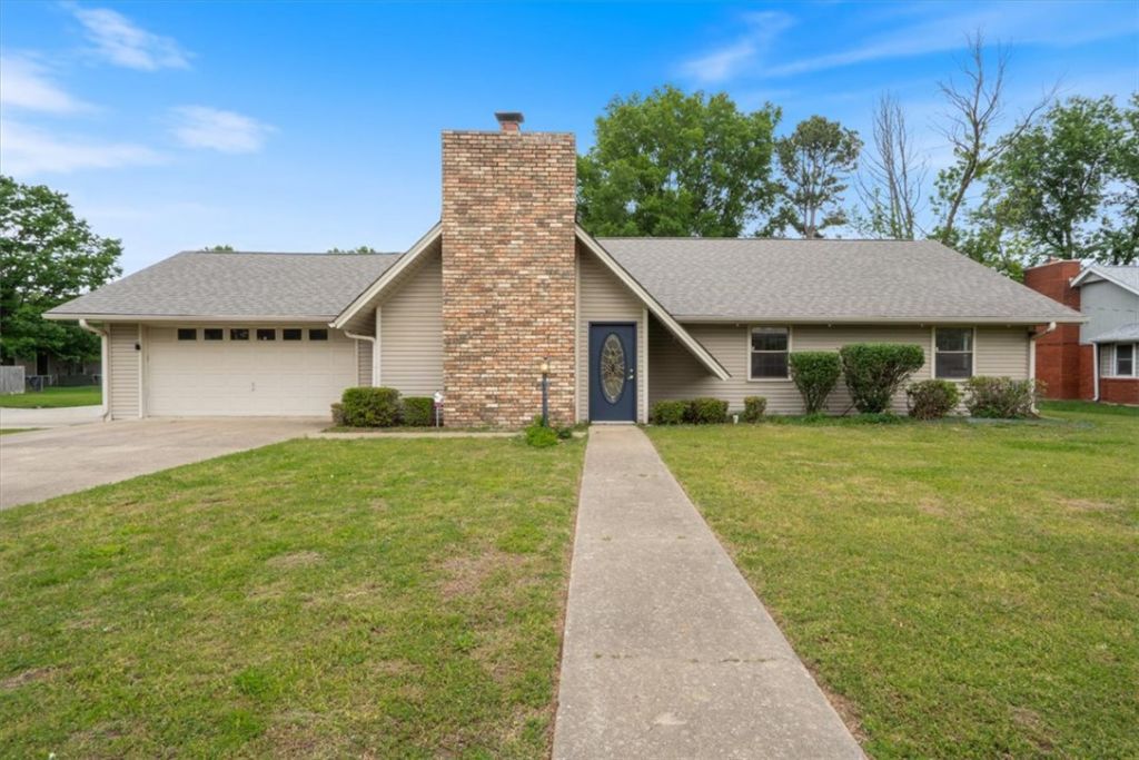 2115 W Tulsa Street, Siloam Springs, AR 72761 Main Photo