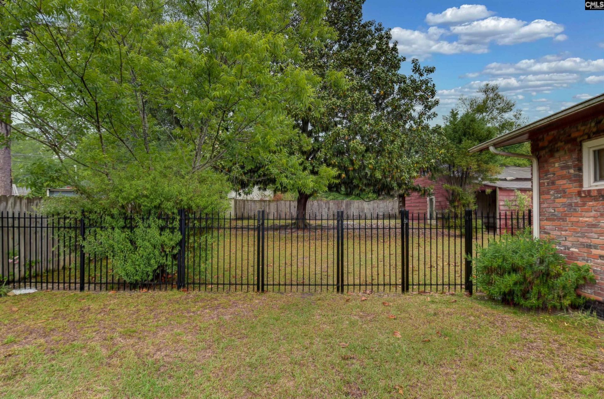 2027 Leesburg Road  Photo 4