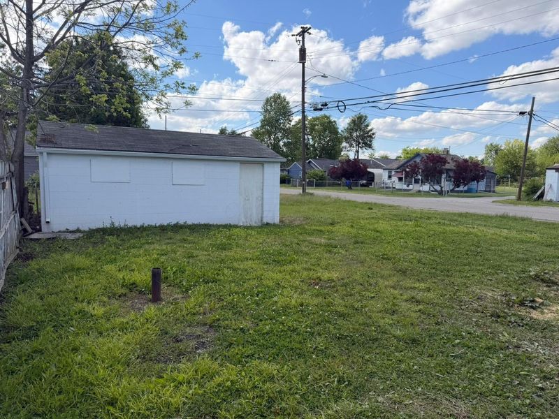 851 Clarendon Avenue , Columbus, OH 43223 Photo 5