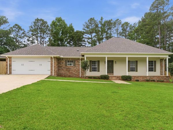 21 Pleasant Valley Dr., Petal, MS 39465