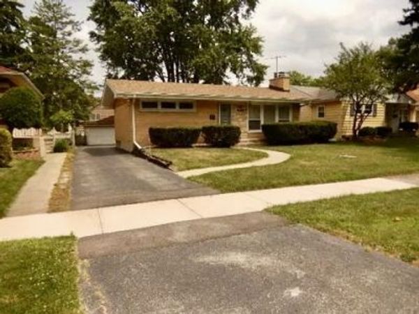 223 S Lincoln Street , Westmont, IL 60559